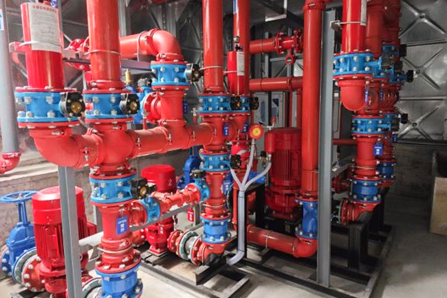 How does the fire pressure boosting and stabilizing equipment work on a daily basis?